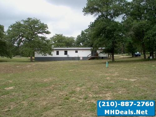 4 bed 3 bath home and land-Adkins, TX