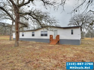 4 bed 3 bath 2 acres- Adkins Texas