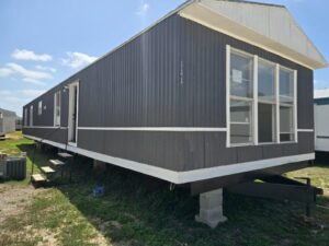 1996 Fleetwood 2 Bedroom, 2 Bathroom 16x66 Manufactured Home